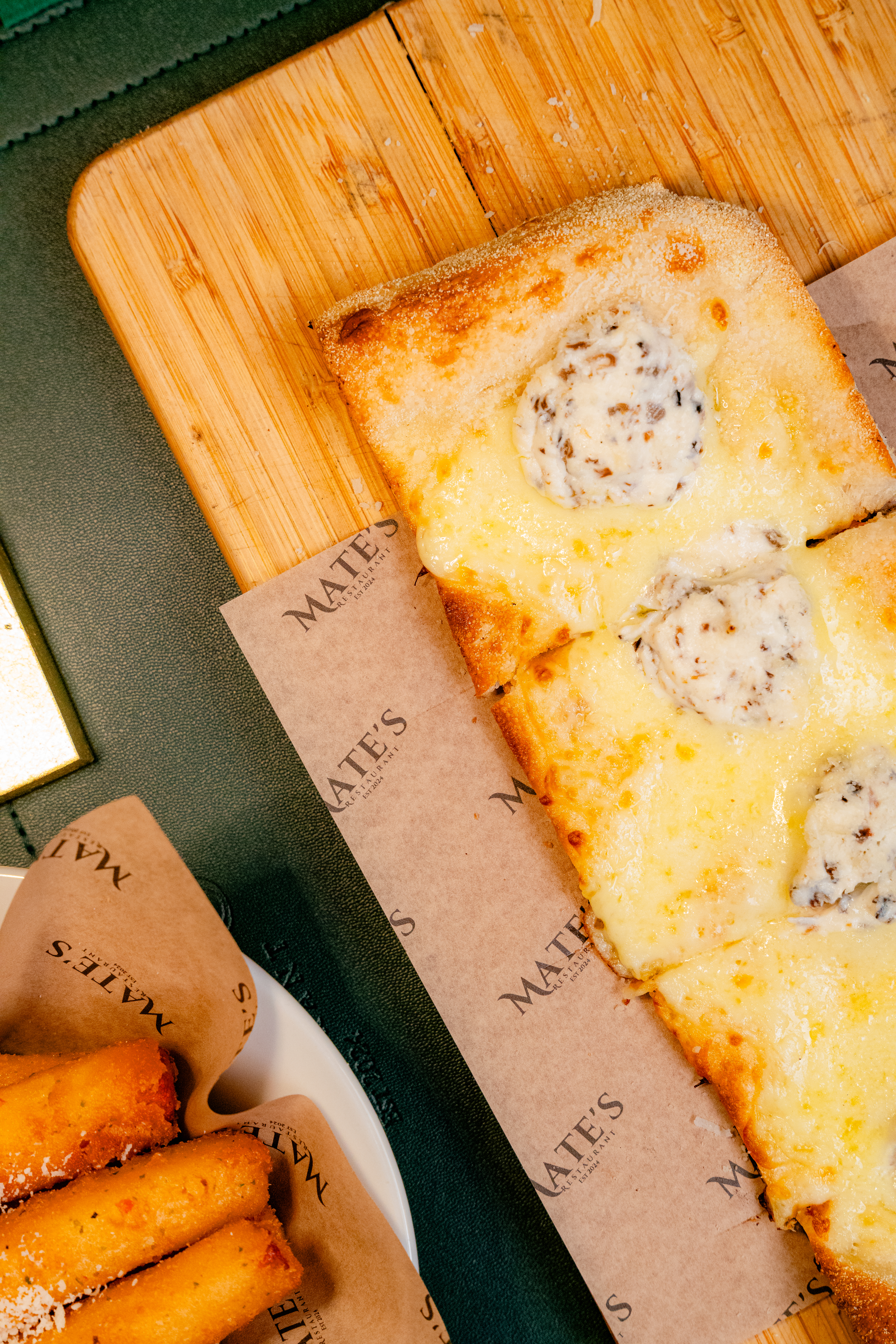 Toasted bread plate on Mate's branded paper
